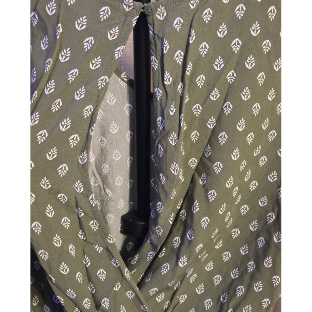 Old Navy Floral Print Romper Womens Size Large Green White Back Keyhole Pockets - Picture 6 of 10